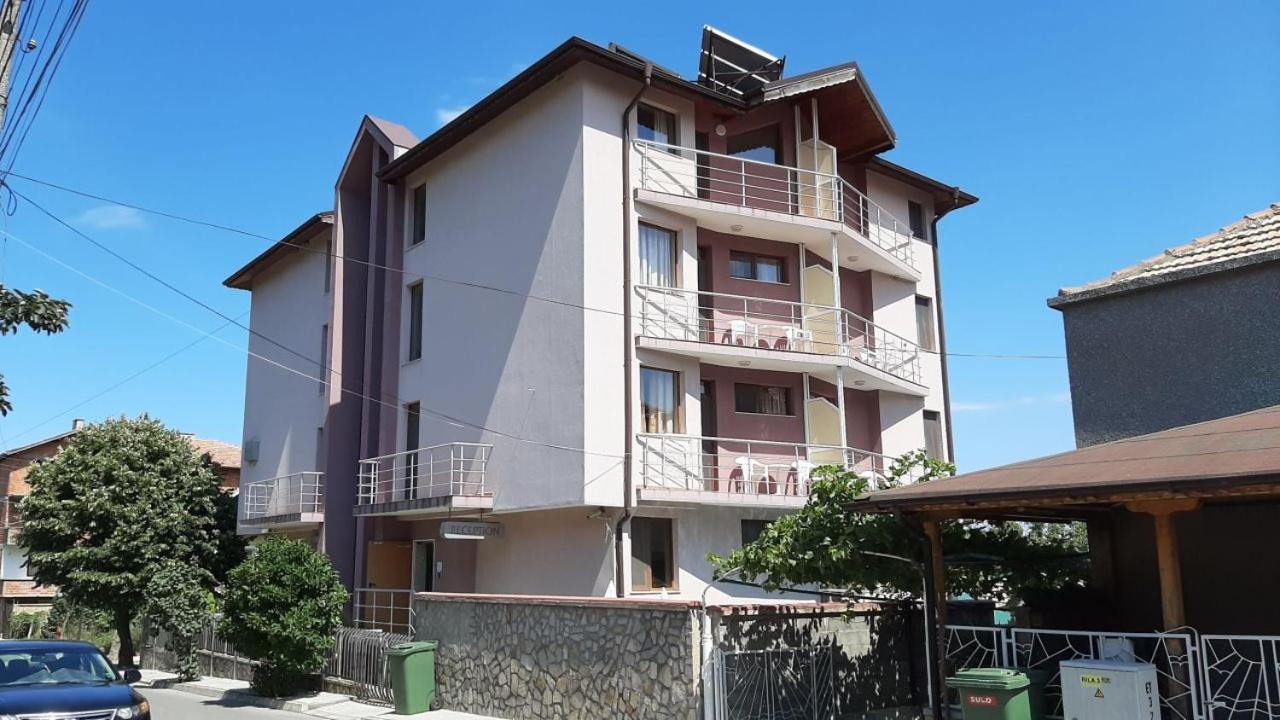 Family Hotel Favourite Obzor Dış mekan fotoğraf